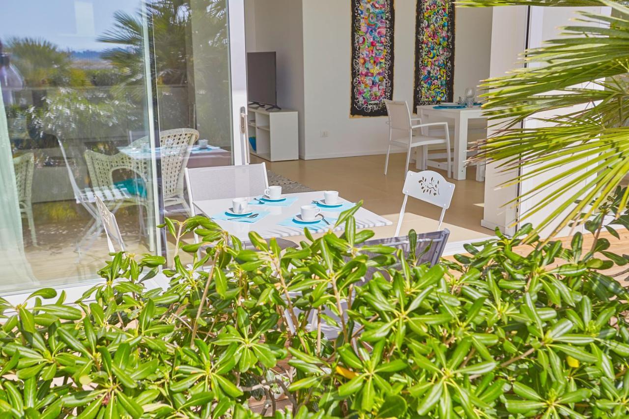 הוילה פונטנה ביאנקה Casa Sugli Scogli מראה חיצוני תמונה