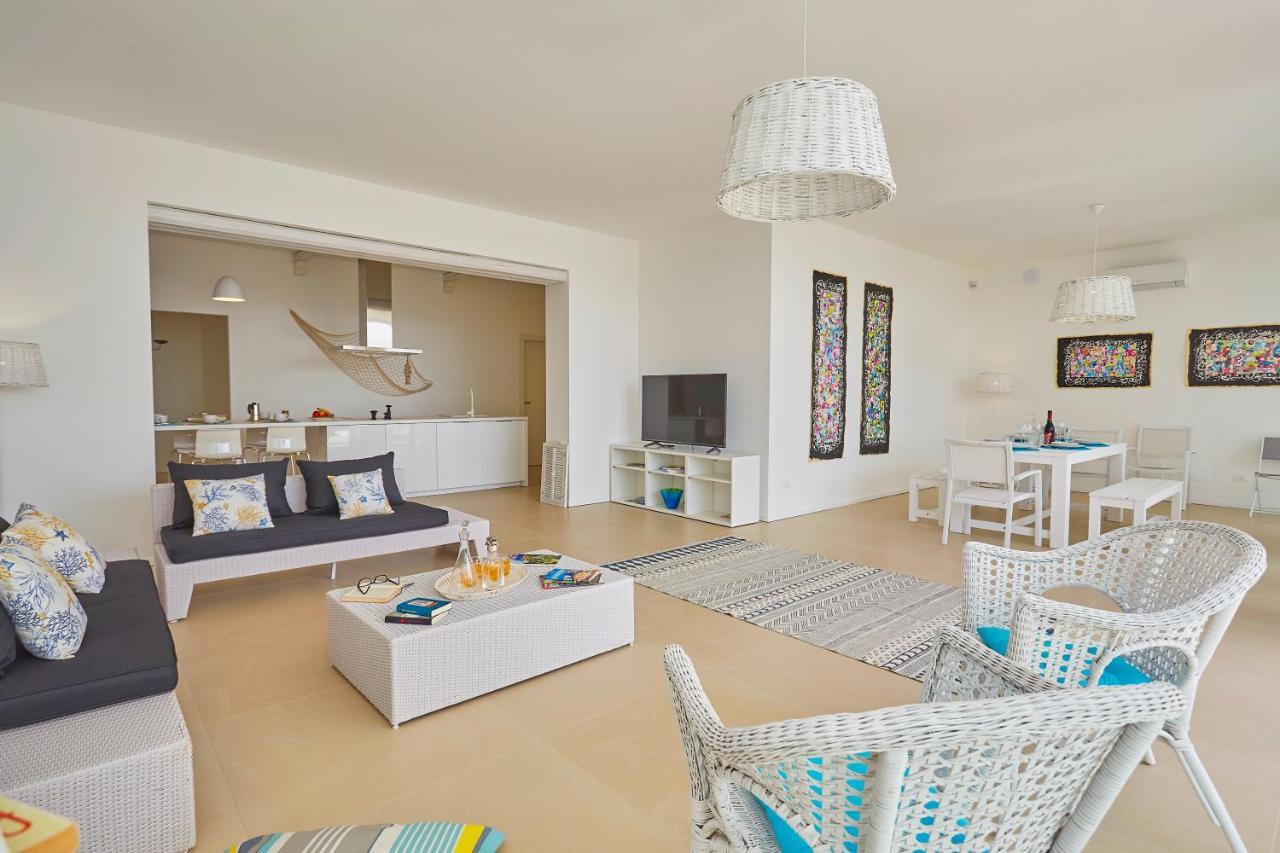 הוילה פונטנה ביאנקה Casa Sugli Scogli מראה חיצוני תמונה